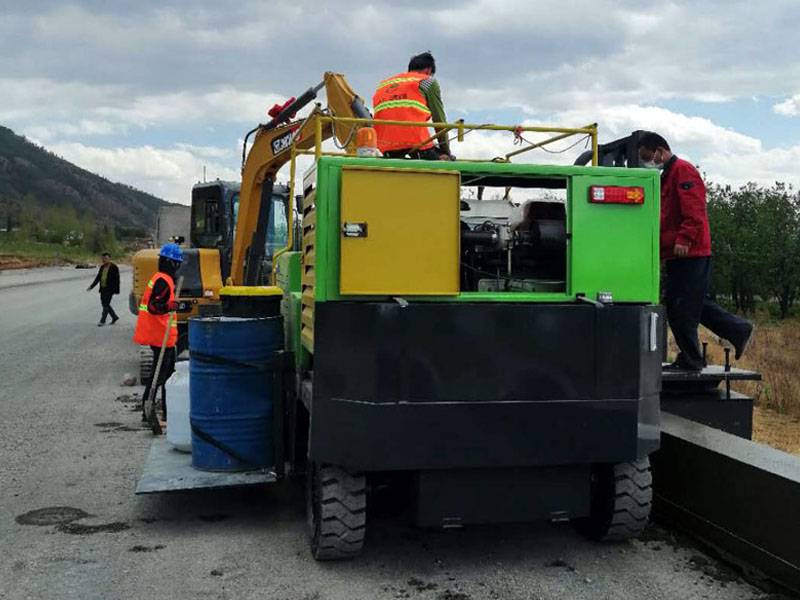 全自動 攔水帶滑膜機 路沿石成型機 防撞墻滑膜機