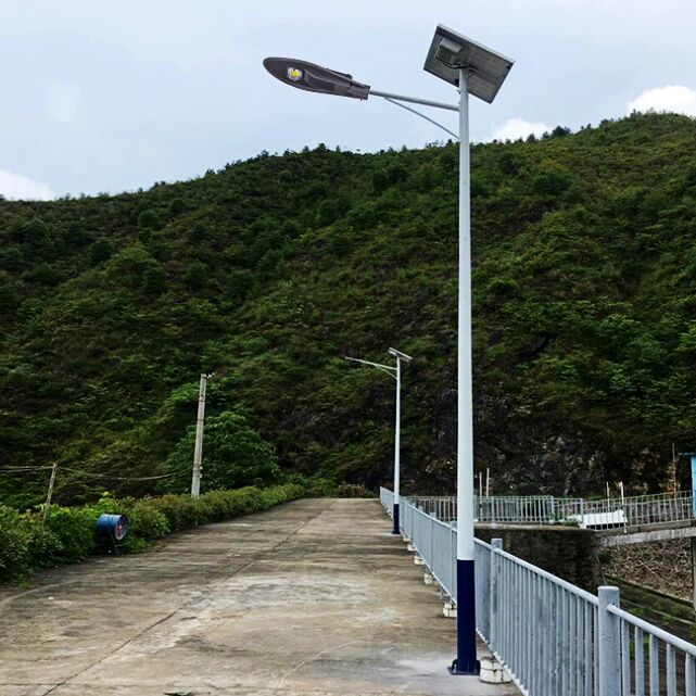 張家口農村路燈廠家 新農村路燈6米接電led燈	一般價錢