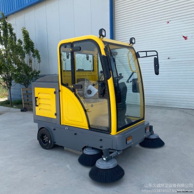 久誠小型清掃車 電動掃地車 駕駛式掃地機 工廠車間清掃車 物業園區掃路車 市政環衛道路吸塵清掃車 廠家直銷